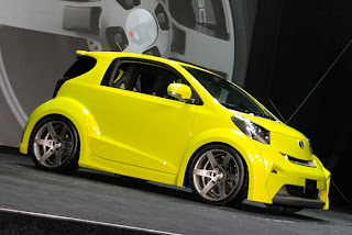 2010 Toyota iQ Pictures