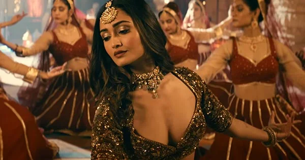 Tridha Choudhury cleavage dhokebaaz song