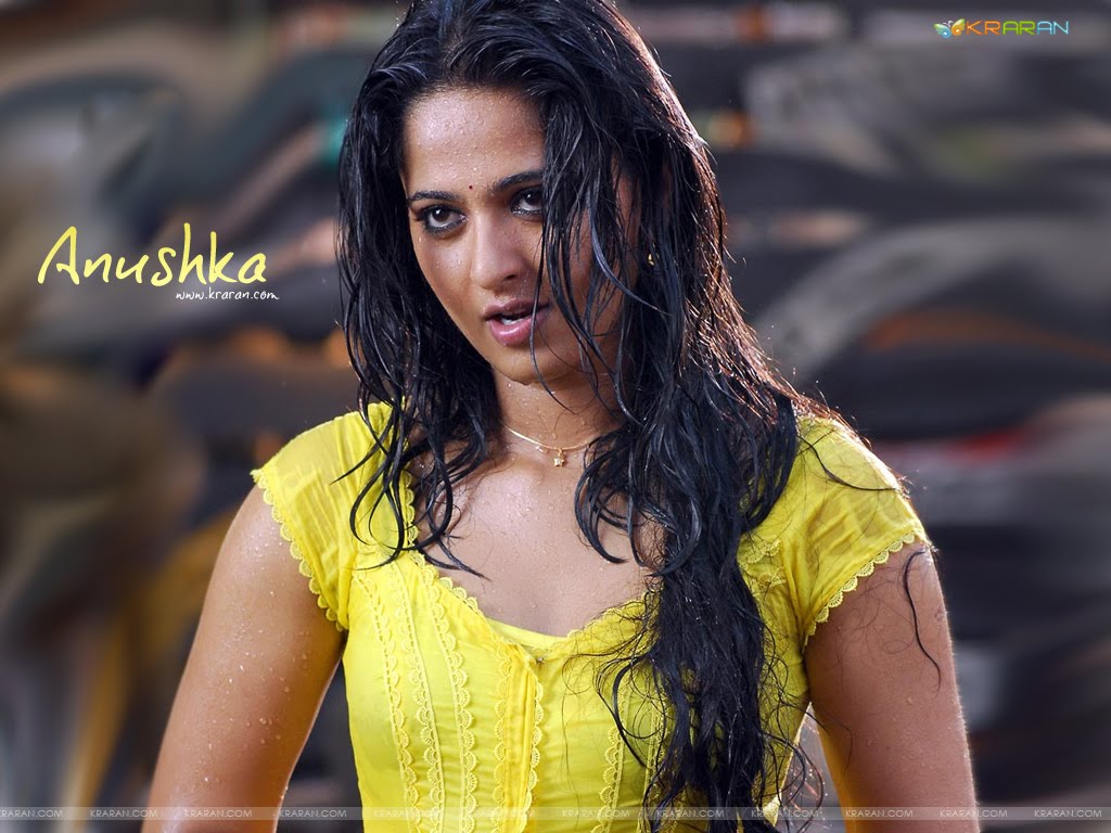 Indian Cine Masala: Actress Anushka Latest Sexy wallpapers