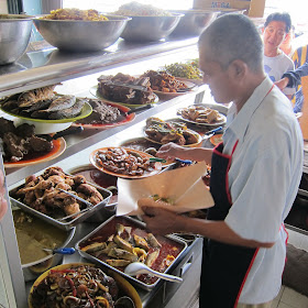 Nasi-Padang-Azinur 