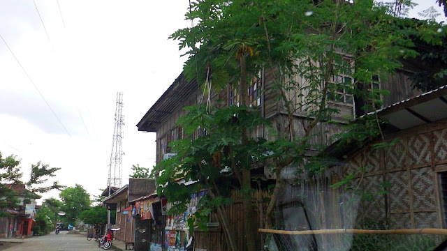 a beautiful old wooden house in Malitbog Southern Leyte