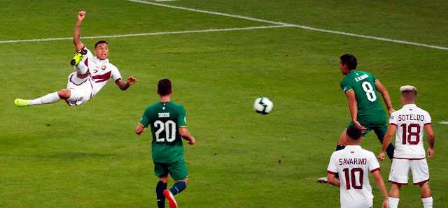 FÚTBOL: Darwin Machis marcó dos tantos y Josef Martínez puso el tercer gol para clasificar a la Vinotinto a cuarto de final