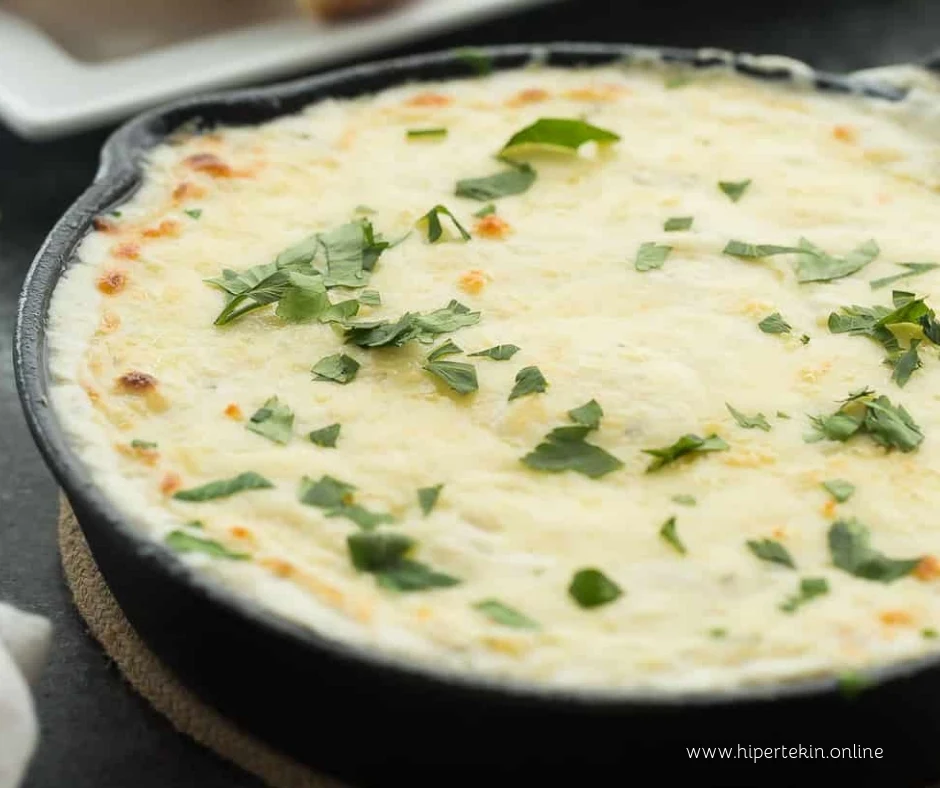 EASY CHICKEN ALFREDO DIP