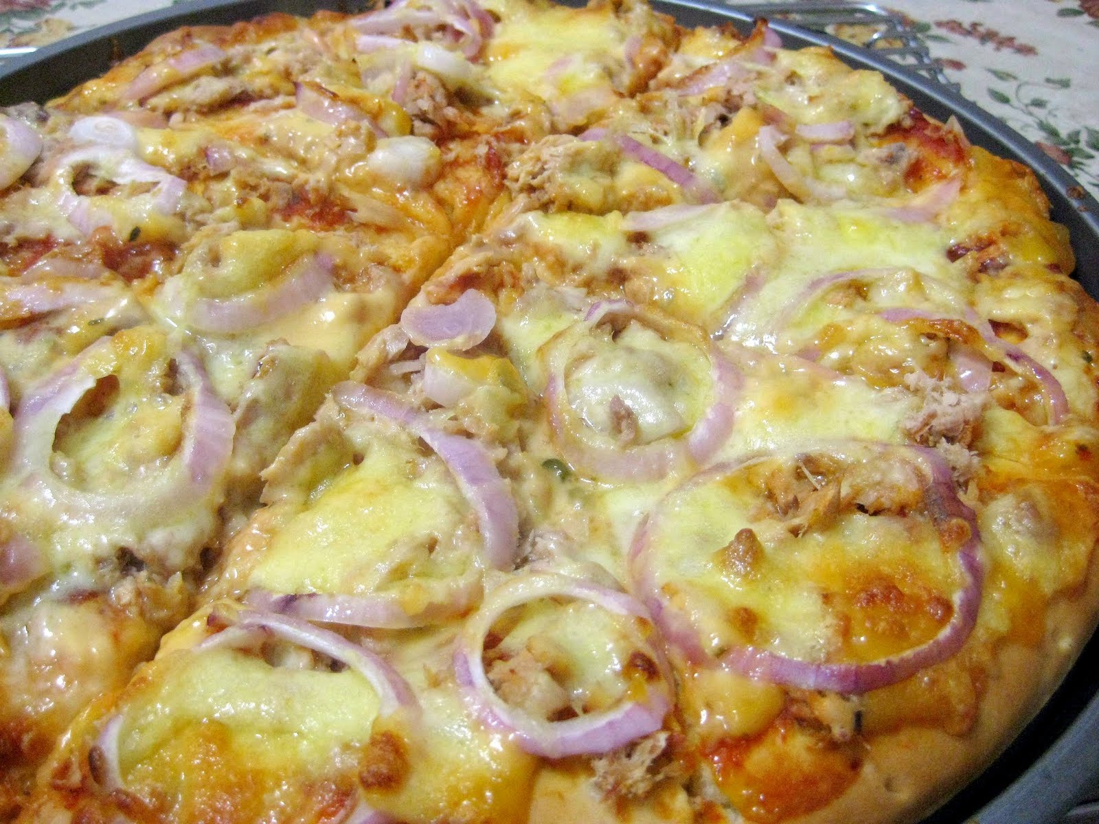 RESEPI NENNIE KHUZAIFAH: Pizza tuna & thousand island