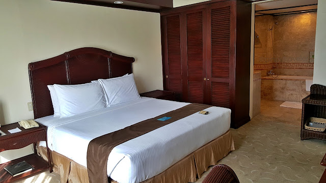 bedroom of the suite room at Waterfront Mactan Airport Hotel & Casino