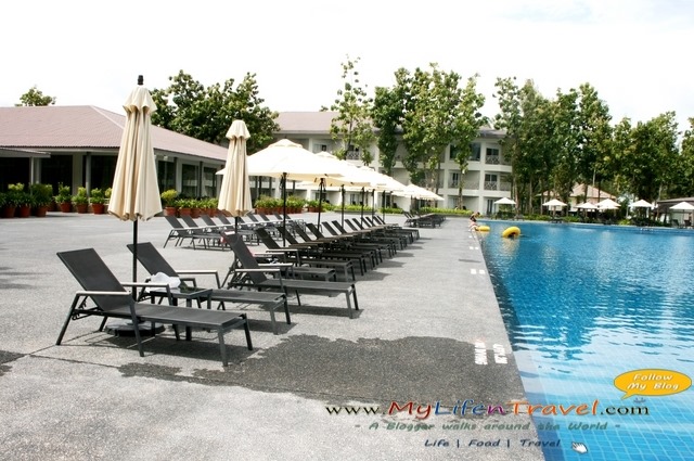 Four points by sheraton swimming pool