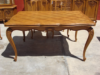 Antique Dining Tables