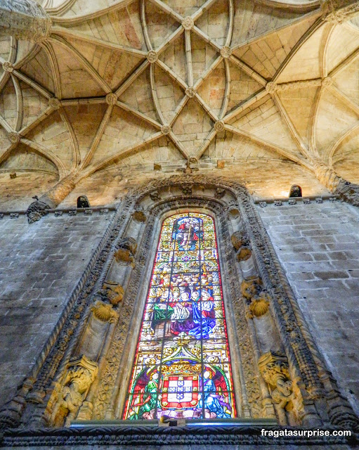 Vitral da Igreja de Santa Maria no Mosteiro dos Jerónimos em Lisboa