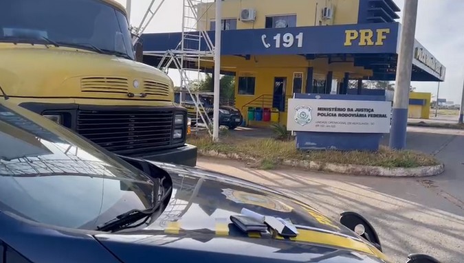 PRF prende caminhoneiro que comemorou nas redes sociais a morte de policiais rodoviários no Ceará