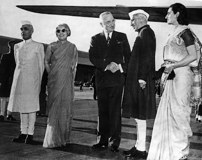 jawaharlal nehru ki kahani,nehru ji ki jivan ke baare me,nehru ji ki mrityu kab hui thi,jawaharlal nehru biography in hindi,nehru ke baare me 10 line,nehru on 2nd world war