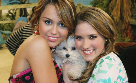 Emily Osment conocida por su papel de Lily en Hannah Montana 