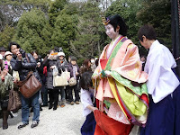 ご結婚おめでとうと祝福の声を掛けていた