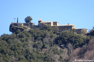 El volcà de la Banya del Boc i Rocacorba des de la vall de Llémena