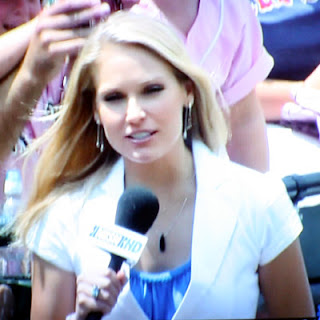 HEIDI WATNEY IS A HOTTIE