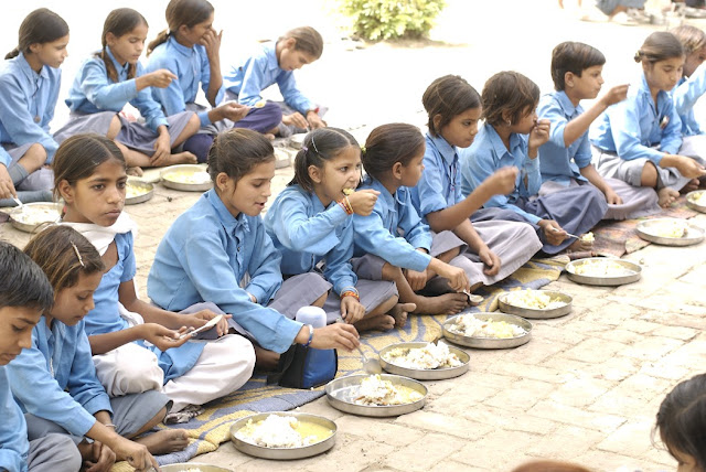 Mid-day meal in Uttar Pradesh