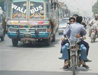 Gokil!! kumpulan foto kendaraan dengan penumpang berlebihan