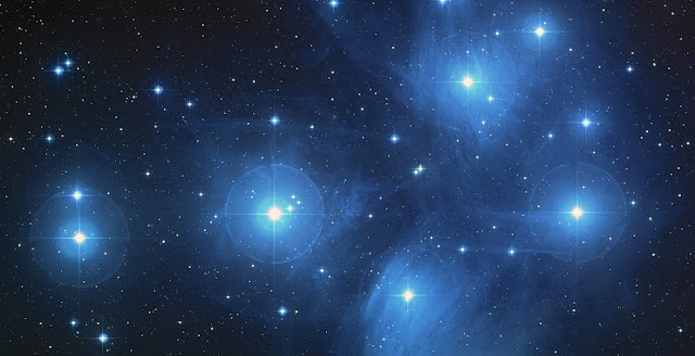A color composite image of the Pleiades from the Digitized Sky Survey. Credit: NASA/ESA/AURA/Caltech