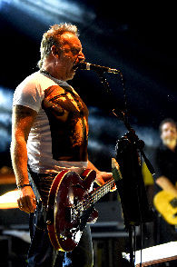 Peter Hook chega ao Brasil