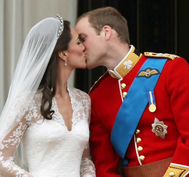 prince william and kate kissing. Kate Middleton and her Prince