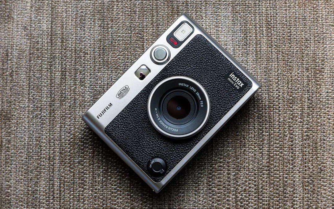 Фотоаппарат Fujifilm Instax Mini Evo