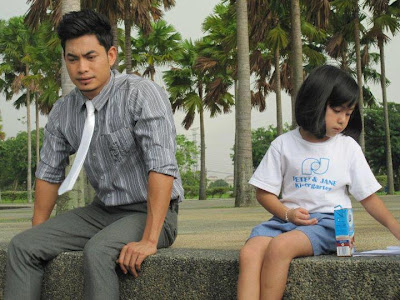 Drama Slot Akasia: Cinta Buat Emelda