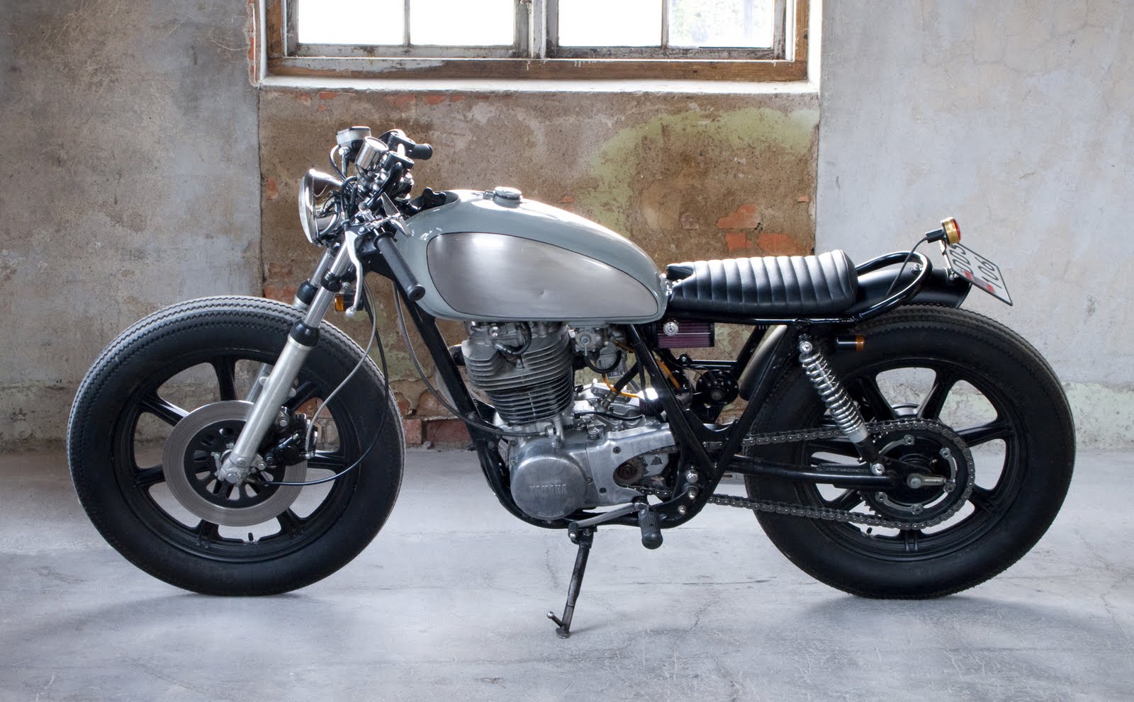 Yamaha XS750 Cafe Racer