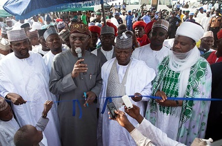 Fashola Commissions Power Station in Zamfara State (Photos)