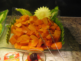 bowl of cut up papaya