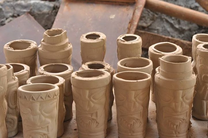 Proses pembentukan keramik dengan cara slip casting 