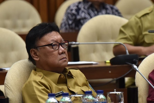 Surat Edaran Kemendagri “Jebakan Batman” Kepala Daerah