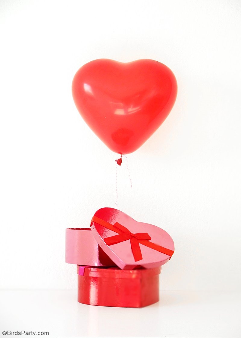 DIY Carte Ballon pour la Saint Valentin avec Freebies - idée facile et rapide pour un cadeaux amusant ou pour dresser une table romantique! | BirdsParty.fr