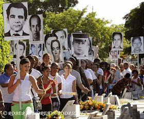 Peregrinación por la conmemoración del Día de las Víctimas del Terrorismo de Estado, realizada en el cementerio de Colón, en La Habana, Cuba, el 6 de octubre de 2014. 