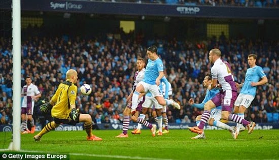 Man City 4-0 Aston Villa: Man City có 90% cơ hội vô địch 2
