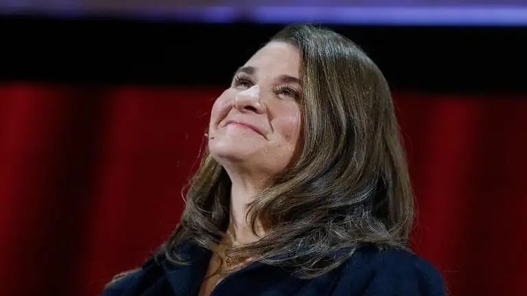 Melinda Gates, who is free from Bill Gates, uses this behavior to escape from the journalists