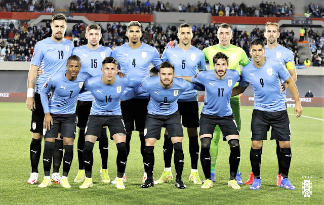 SELECCIÓN DE URUGUAY. Temporada 2021-22. Coates, Fede Valverde, Ronald Araújo, Matías Vecino, Muslera, Godín. Nicolás De la Cruz, Brian Rodríguez, Nández, Viña, Luis Suárez. SELECCIÓN DE ARGENTINA 3 SELECCIÓN DE URUGUAY 0. 10/10/2021. Copa del Mundo 2022 de Catar, eliminatorias sudamericanas. Buenos Aires, Argentina, estadio Monumental Antonio Vespuccio Liberti. GOLES: 1-0: 38’, Lionel Messi. 2-0: 44’, Rodrigo De Paul. 3-0: 62’, Lautaro Martínez.