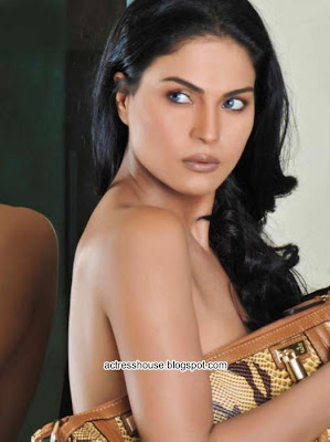 Veena Malik Homosexuality Support hot photoshoot