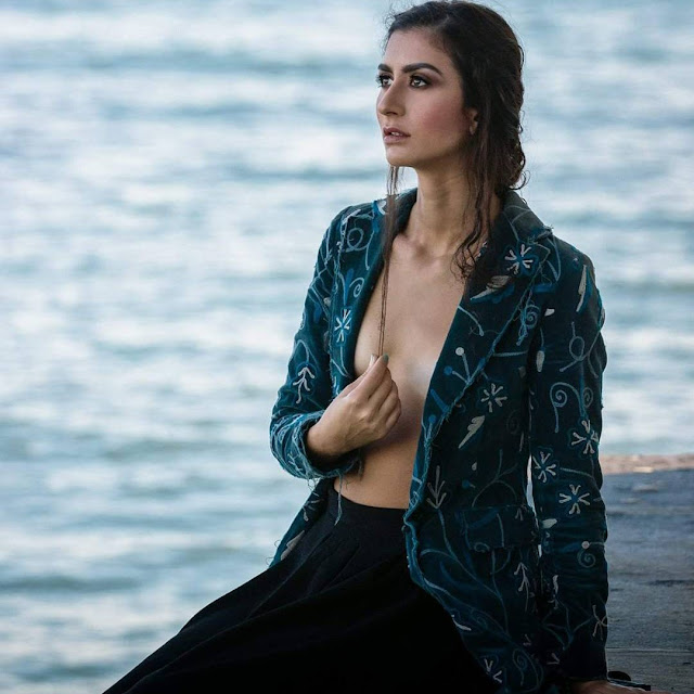 Sexy basket: Giulia Neccia