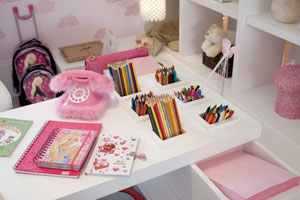 SUITE PARA NIÑA EN ROSA Y BLANCO via www.dormitorios.blogspot.com