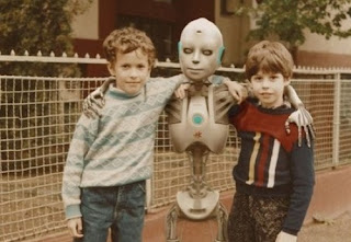 kids with robot