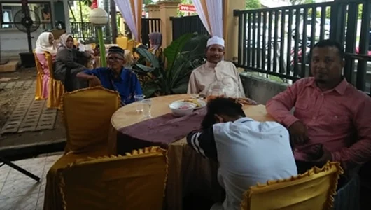 Gelar Open House, Ketua DPRD Padang Berbahagia Bersama Pasukan Kuning di Hari Lebaran