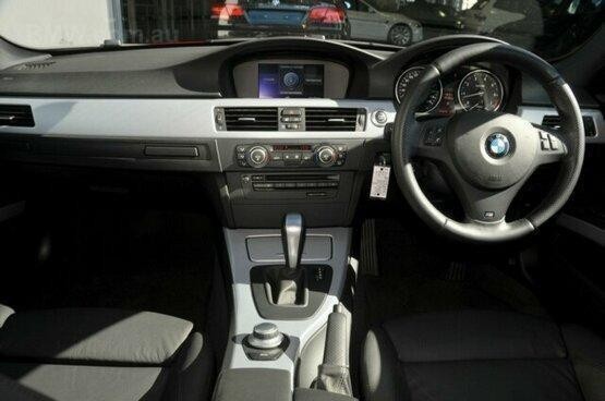 used 2008 BMW 320i interior