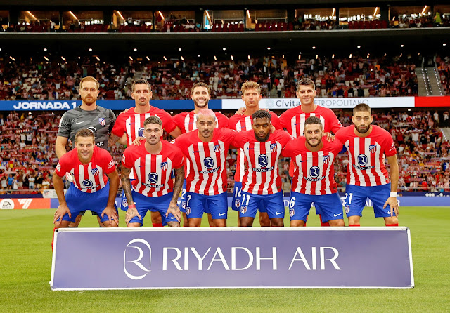 CLUB ATLÉTICO DE MADRID. Temporada 2023-24. Jan Oblak, Stefan Savić, Mario Hermoso, Marcos Llorente, Álvaro Morata. César Azpilicueta, Rodrigo De Paul, Antoine Griezmann, Thomas Lemar, Koke y Yannick Carrasco. CLUB ATLÉTICO DE MADRID 3 🆚 GRANADA C. F. 1 Lunes 14/08/2023, 21:30 horas. Campeonato de Liga de 1ª División, LaLiga EASports, jornada 1. Madrid, estadio Civitas Metropolitano: 56.164 espectadores. GOLES: ⚽1-0: 45+4’, Álvaro Morata. ⚽1-1: 62’, Samu. ⚽2-1: 67’, Memphis Depay. ⚽3-1: 90+8’, Marcos Llorente.