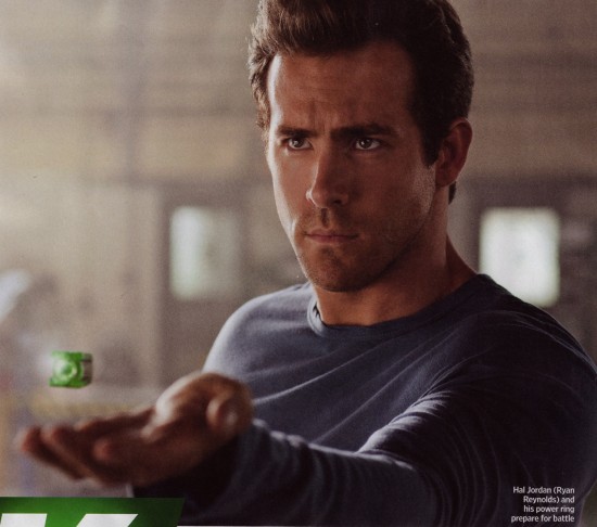 ryan reynolds green lantern costume controversy. Green Lantern images leak from