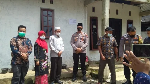 Wabup Pasbar Tinjau Posko PPKM dan Rumah Isolasi Covid19