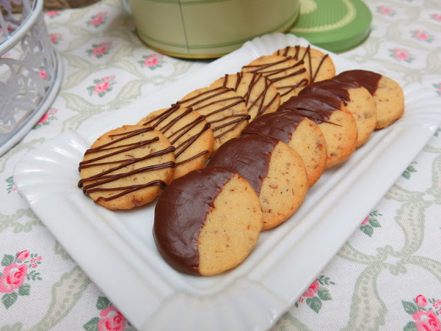 GALLETAS DE VAINILLA, PECANAS Y CHOCOLATE