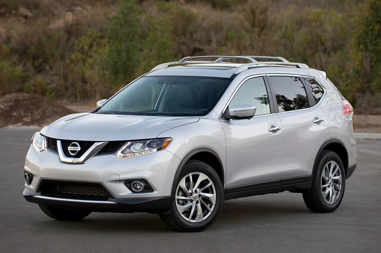 © Automotiveblogz: 2014 Nissan Rogue: Review Photos