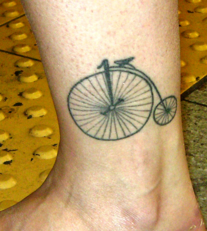 At the end of May, I spotted Belinda's unusual bicycle tattoo on the 34th 