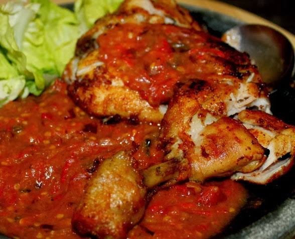 Resep Cara Membuat Ayam Penyet Goreng Bumbu Pedas Mantap - Pecinta Kuliner21