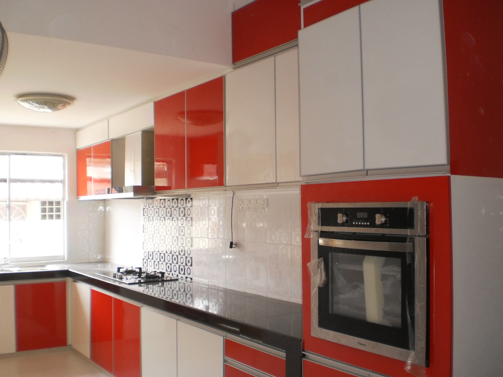 Kitchen Cabinet Interiors