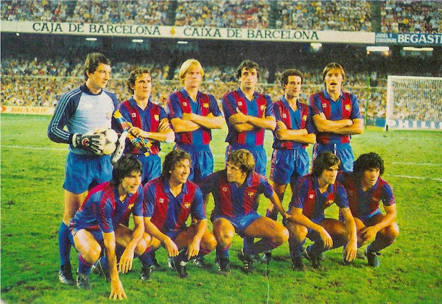 F. C. BARCELONA. Temporada 1983-84. Urruticoechea, Tente Sánchez, Schuster, Alexanco, Julio Alberto, Migueli. Carrasco, Esteban, Julio Salinas, Marcos y Maradona. F. C. BARCELONA 2 NOTTINGHAM FOREST 0 Martes 23/08/1983, 22:30 horas. XVIII Trofeo Joan Gamper, semifinal. Barcelona, Nou Camp: 60.000 espectadores. GOLES: 1-0: 36’, Marcos. 2-0: 73’, Maradona.